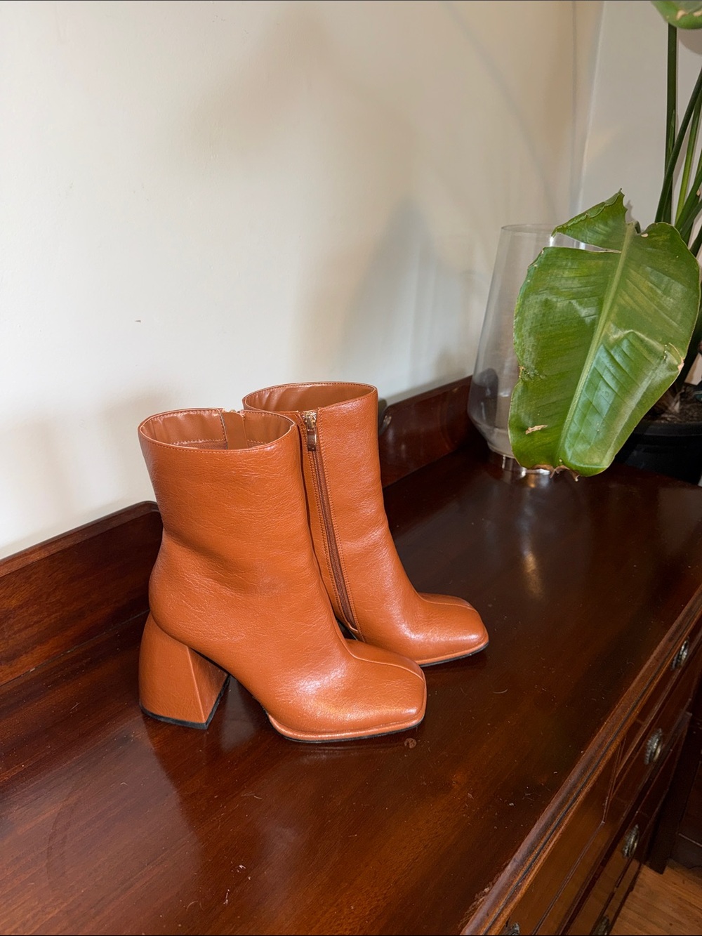 Cider 39-8 pilgrim chunky cognac square toe faux Leather Block Heel Ankle Boots